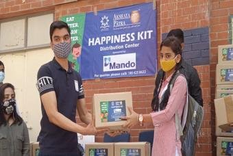 Staff and volunteers ensured the activity was conducted in an organized manner